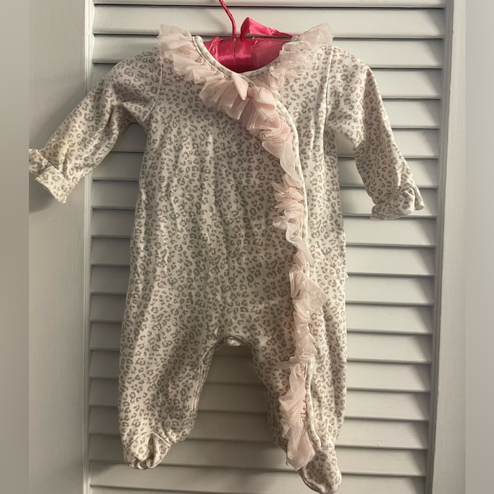 Bloomie’s Baby Adorable 3 Month Onesie Sleeper-Pink/White/Grey,Tulle Ruffle/Bow